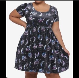 Hot topic plus size moon and sun velvet babydoll dress size 5